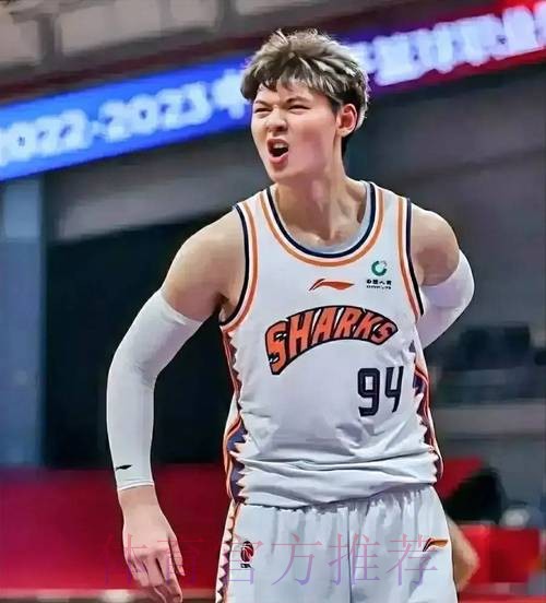 王哲林:比赛有起伏很正常,手感终究会回来的 王哲林:比赛有起伏很正常,手感终究会回来的