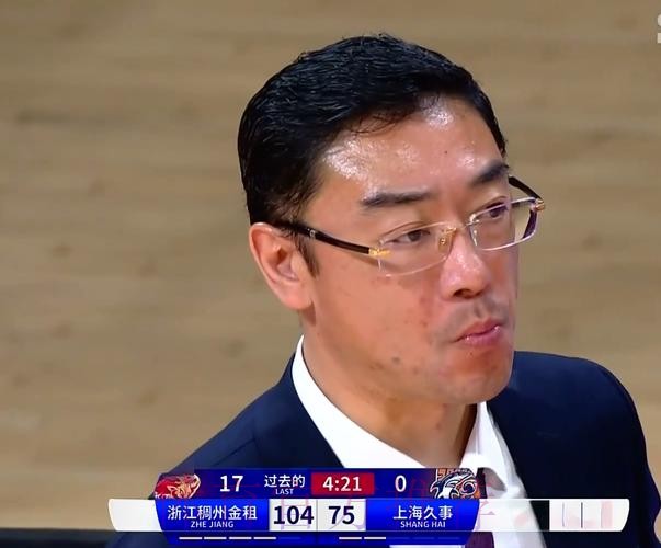 7分6板,正负值最高!600万先生硬了一回,球迷:除了空篮不中没黑点 7分6板,正负值最高!600万先生硬了一回,球迷:除了空篮不中没黑点